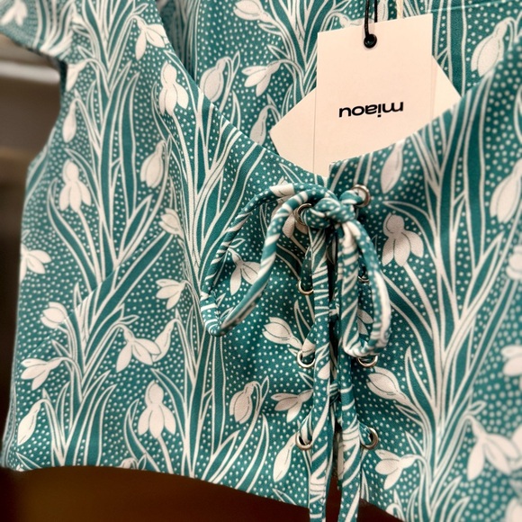 NWT Miaou Arielle Lace Up front Cropped Top in teal / white brand new crop - Picture 10 of 15